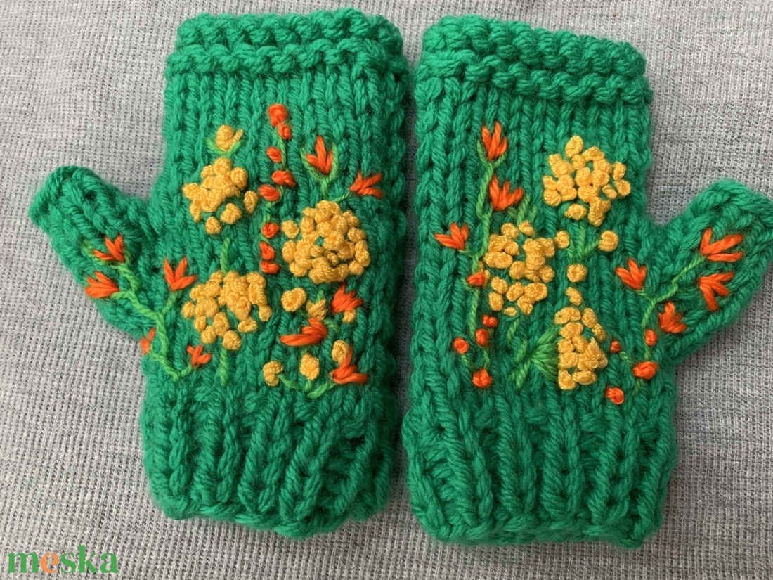 Kesztyű, Kézi kötésű fűzöld ujjatlan pamut kesztyű hímzett  sárga virágokkal eladó. - ruha & divat - sál, sapka, kendő - kesztyű - Meska.hu