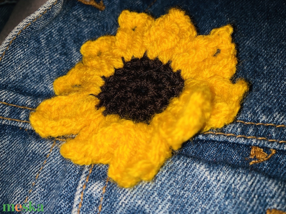 Kitűző. Sárga napraforgó virágos horgolt kitűző eladó - ékszer - kitűző és bross - Meska.hu