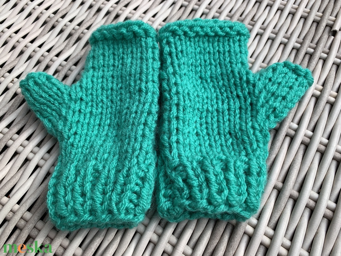 Kesztyű   kézi kötésű,   türkíz, és sötétkék  színű  ujjatlan  kesztyű eladó. - ruha & divat - sál, sapka, kendő - kesztyű - Meska.hu