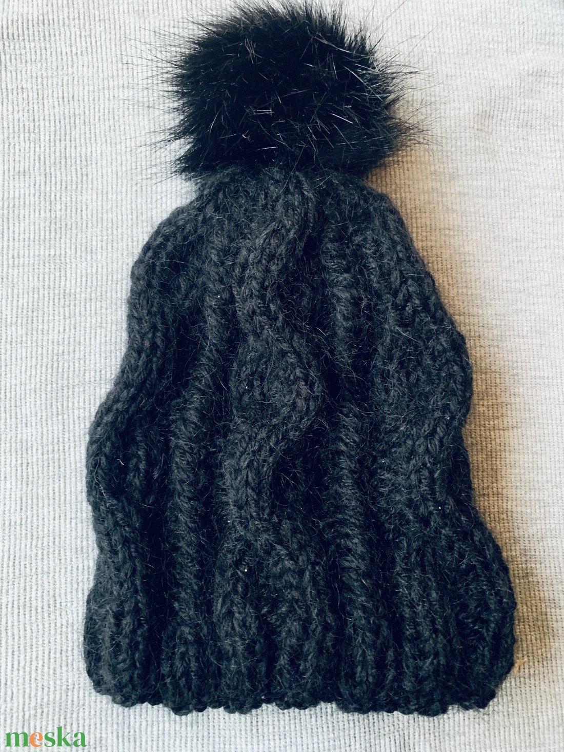 Sapka Kézi kötésű fekete pompom -os csavart mintás női sapka eladó - ruha & divat - sál, sapka, kendő - sapka - Meska.hu Sapka Kézi kötésű fekete pompom -os csavart mintás női sapka eladó - ruha & divat - sál, sapka, kendő - sapka - Meska.hu