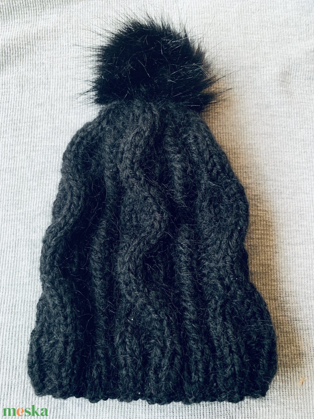 Sapka Kézi kötésű fekete pompom -os csavart mintás női sapka eladó - ruha & divat - sál, sapka, kendő - sapka - Meska.hu Sapka Kézi kötésű fekete pompom -os csavart mintás női sapka eladó - ruha & divat - sál, sapka, kendő - sapka - Meska.hu