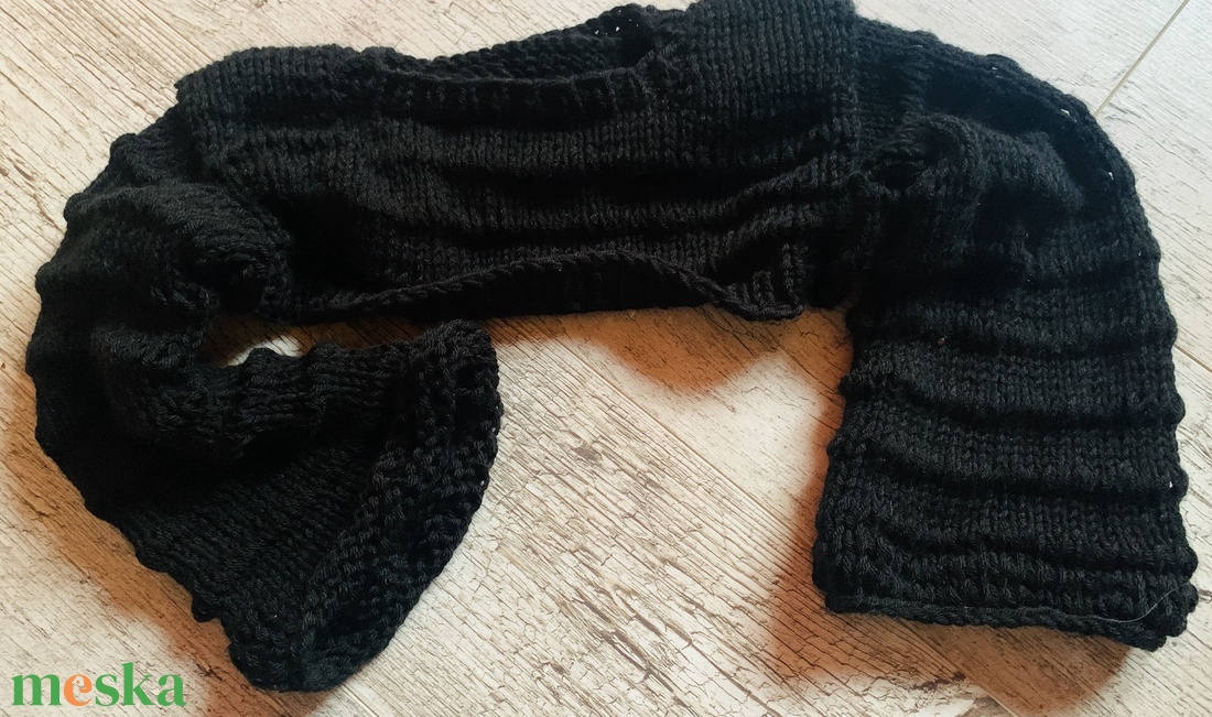 Pulóver. Kar és vállmelegítő hobó fekete színű kézi kötésű vidám tavaszi nyári egyedi kiegészítő - ruha & divat - női ruha - ruha - Meska.hu