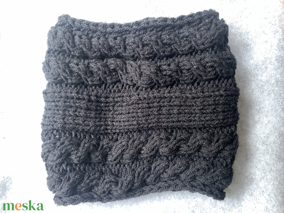 Férfi Sál Kézi kötésű, fekete férfi körsál csavart mintával eladó  - ruha & divat - sál, sapka, kendő - sál - Meska.hu