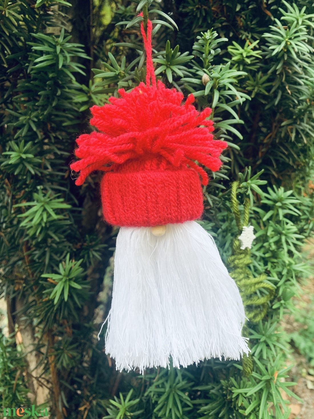 Sapka  piros kézi  készítésű gyerek  sapka  fehér  pompommal eladó  - ruha & divat - sál, sapka, kendő - kesztyű - Meska.hu Sapka  piros kézi  készítésű gyerek  sapka  fehér  pompommal eladó  - ruha & divat - sál, sapka, kendő - kesztyű - Meska.hu
