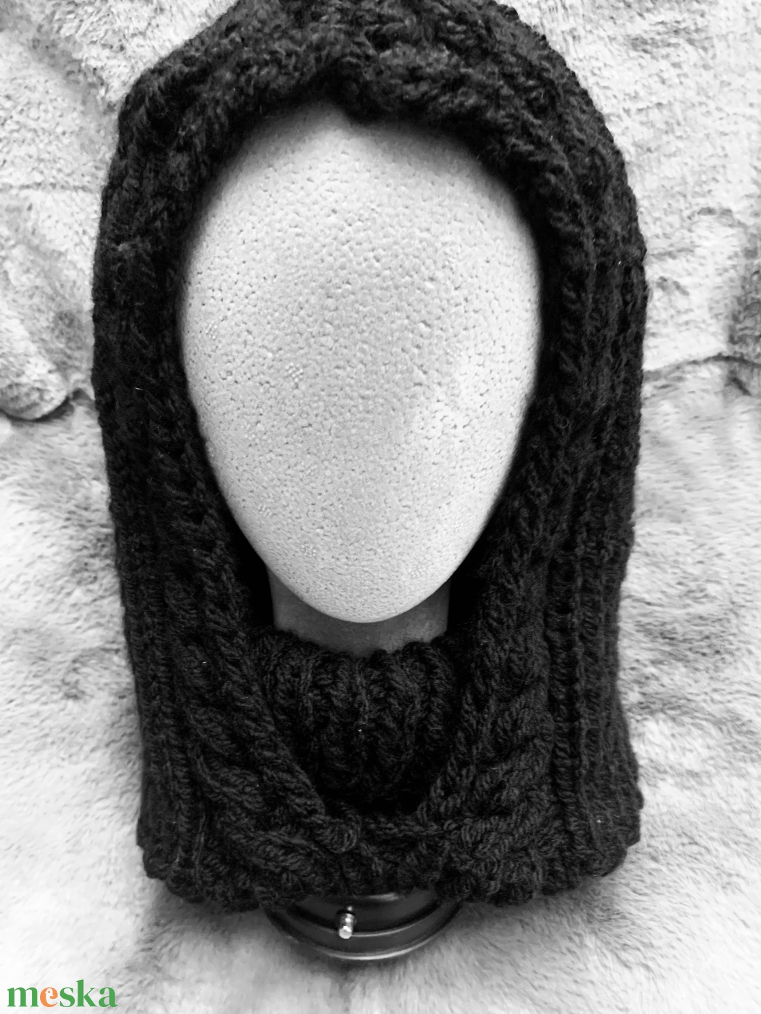 Sapka sál  kapucni egyben kézi készítésű  fekete színben  eladó  - ruha & divat - sál, sapka, kendő - fejpánt - Meska.hu