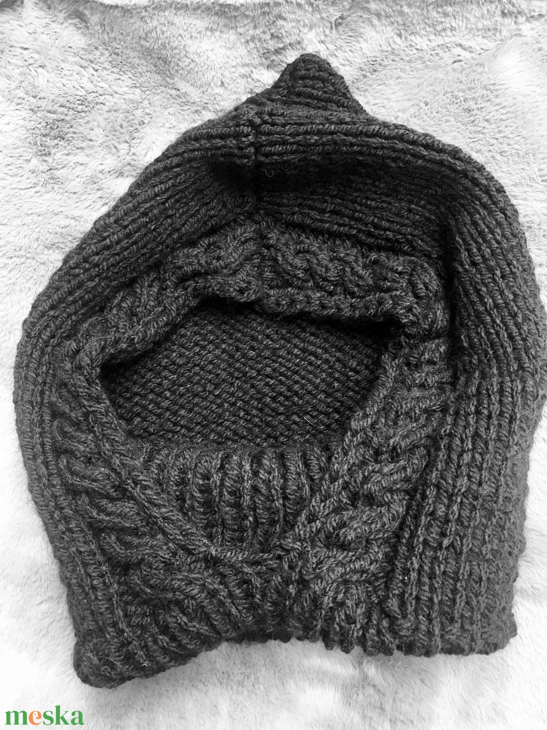 Sapka sál  kapucni egyben kézi készítésű  fekete színben  eladó  - ruha & divat - sál, sapka, kendő - fejpánt - Meska.hu