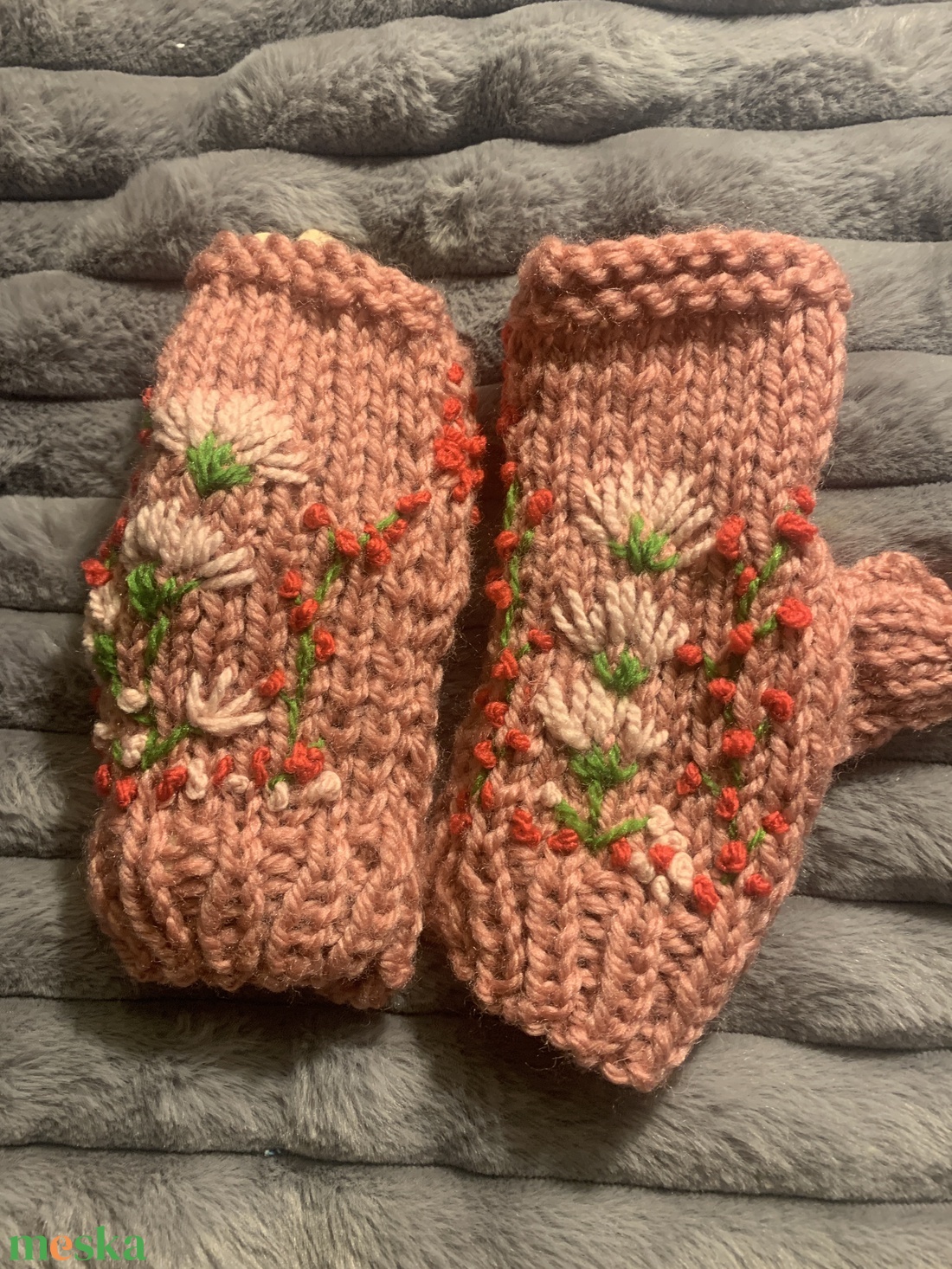  kesztyű púder rózsaszín ujjatla kesztyű virágokkal  hímezve - ruha & divat - sál, sapka, kendő - kesztyű - Meska.hu