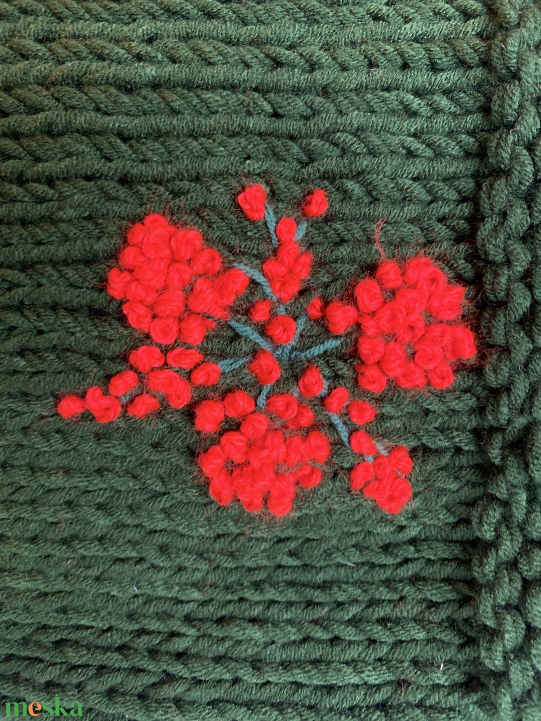 Körsál virágos kertet idéző, kézi kötésű virágokkal hímzek vidám körsál keki színben várja új tulajdonosát - ruha & divat - sál, sapka, kendő - sál - Meska.hu