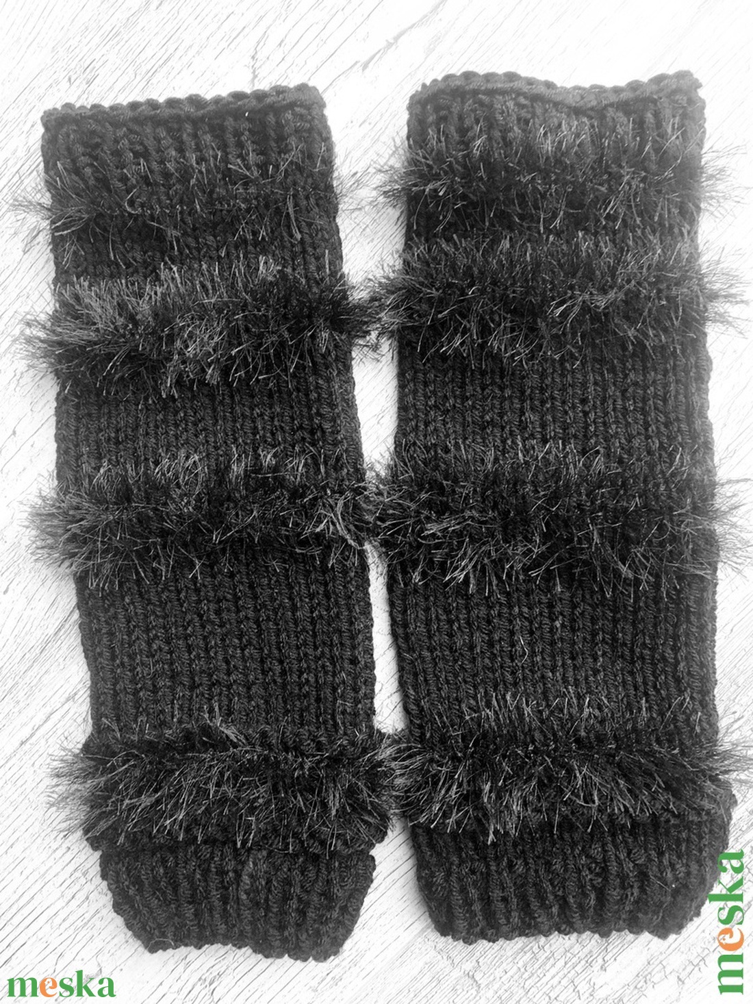 Lábszármelegítő, Kézi kötésű fekete  női lábszármelegítő eladó - ruha & divat - cipő & papucs - lábszármelegítő - Meska.hu