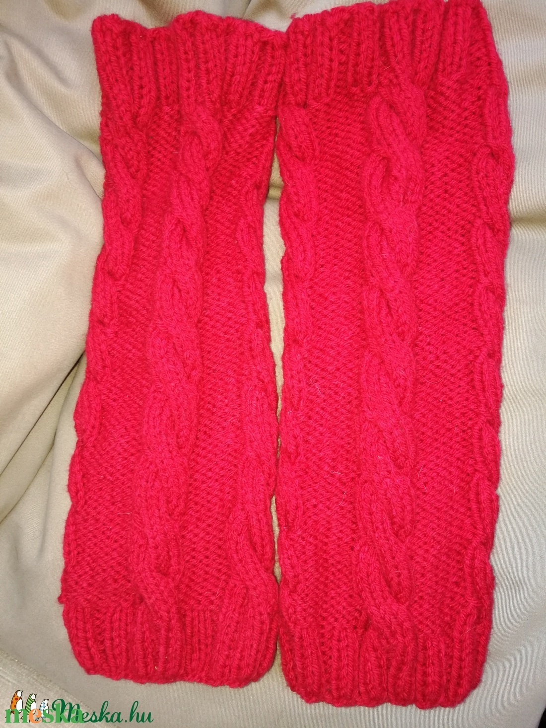 Lábszár melegítő.Piros csavart mintás kézi kötésű lábszármelegítő eladó  Hossza 36 cm  - ruha & divat - cipő & papucs - lábszármelegítő - Meska.hu