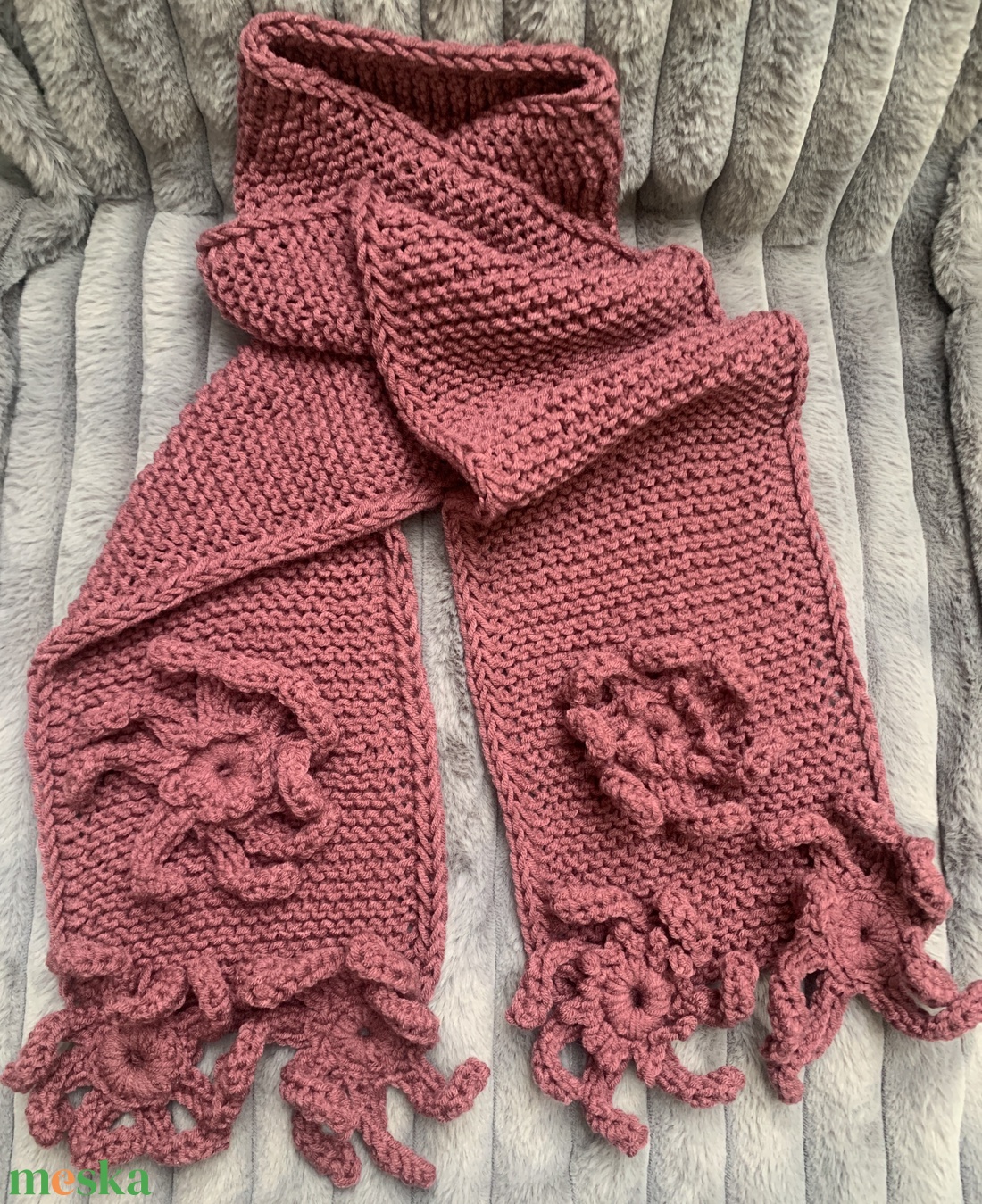 Sál. Kézi kötésű sötét púder női sál horgolt virágokkal eladó - ruha & divat - sál, sapka, kendő - sál - Meska.hu