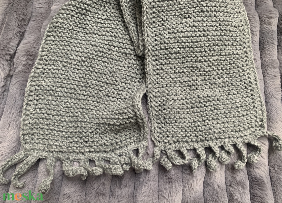 Sál. Kézi kötésű világos  szürke női sál  eladó - ruha & divat - sál, sapka, kendő - sál - Meska.hu