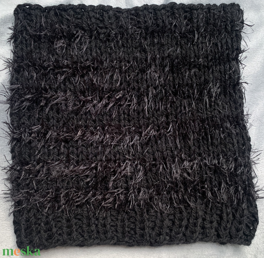 Sál Körsál kézi kötésű fekete fonalból női körsál  eladó - ruha & divat - sál, sapka, kendő - sál - Meska.hu