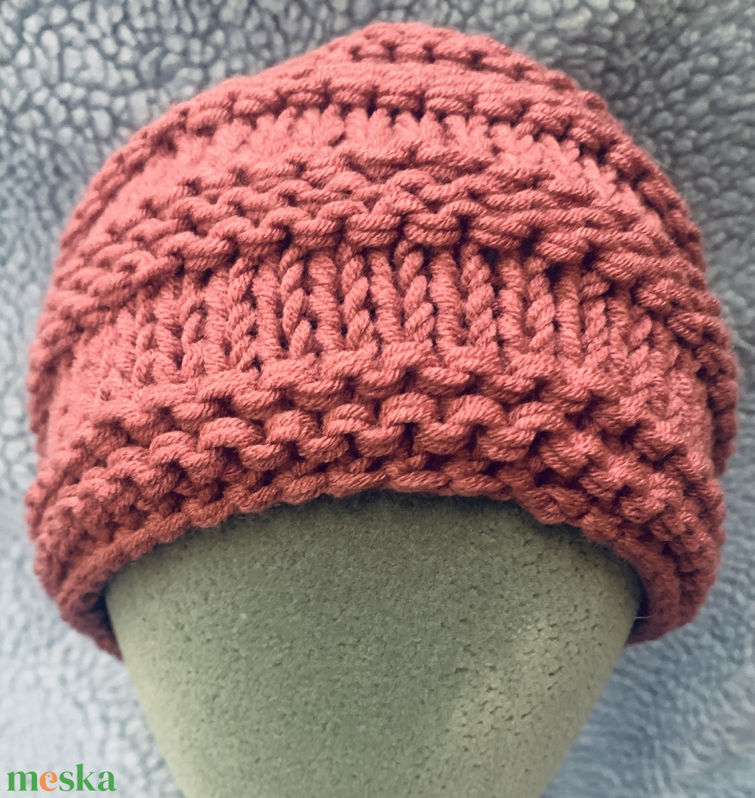 Sapka. Kézi kötésű padlizsán színűs slouchy fazonú női sapka eladó - ruha & divat - sál, sapka, kendő - sapka - Meska.hu