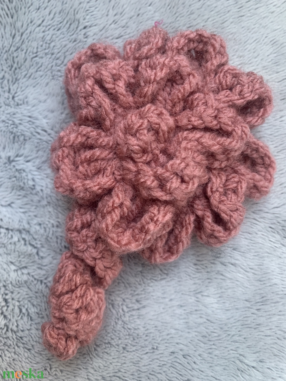 Virágok horgolt  sötét  púder színű  virágok eladók 2 db/ csomag  - kellékek & szerszámok - dekorációs kellékek - Meska.hu