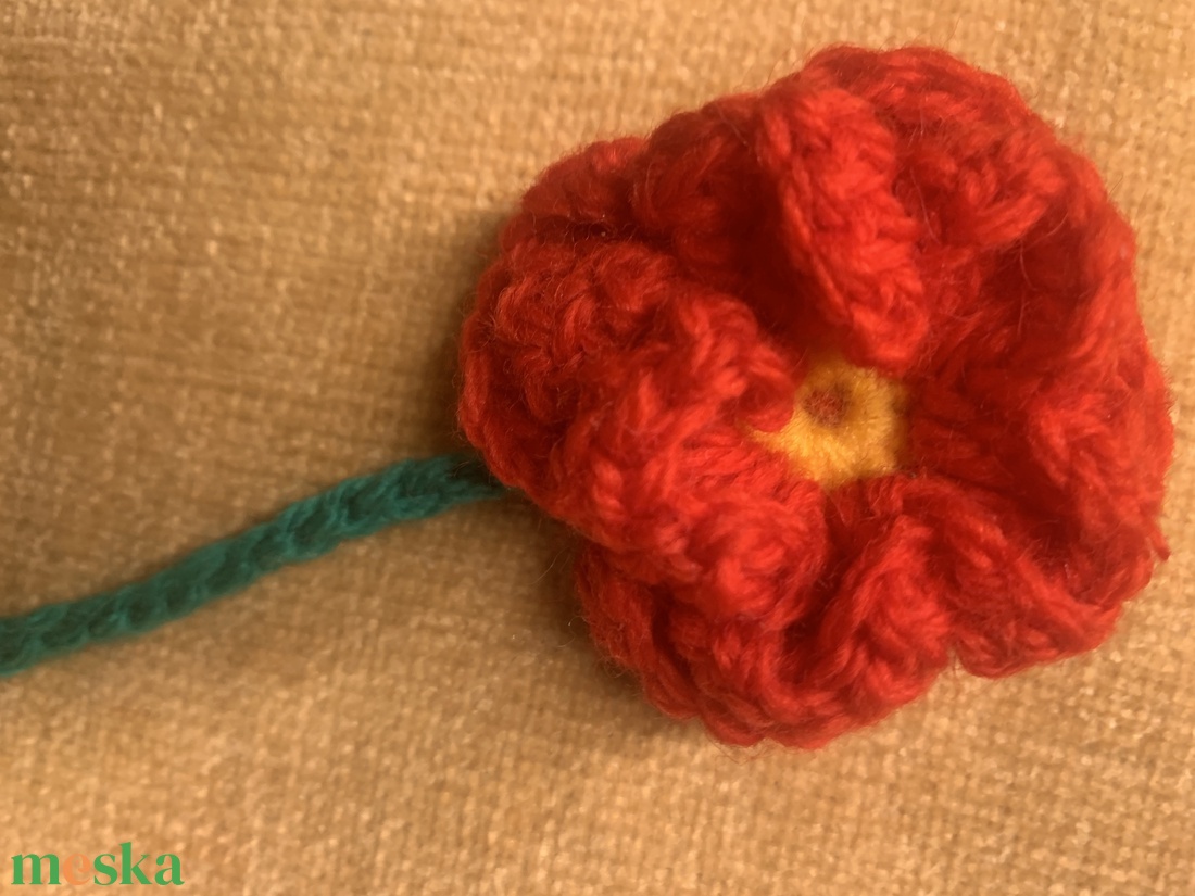 Könyvjelző.  Piros virágos horgolt könyvjelző eladó - könyv & zene - könyvjelző - Meska.hu