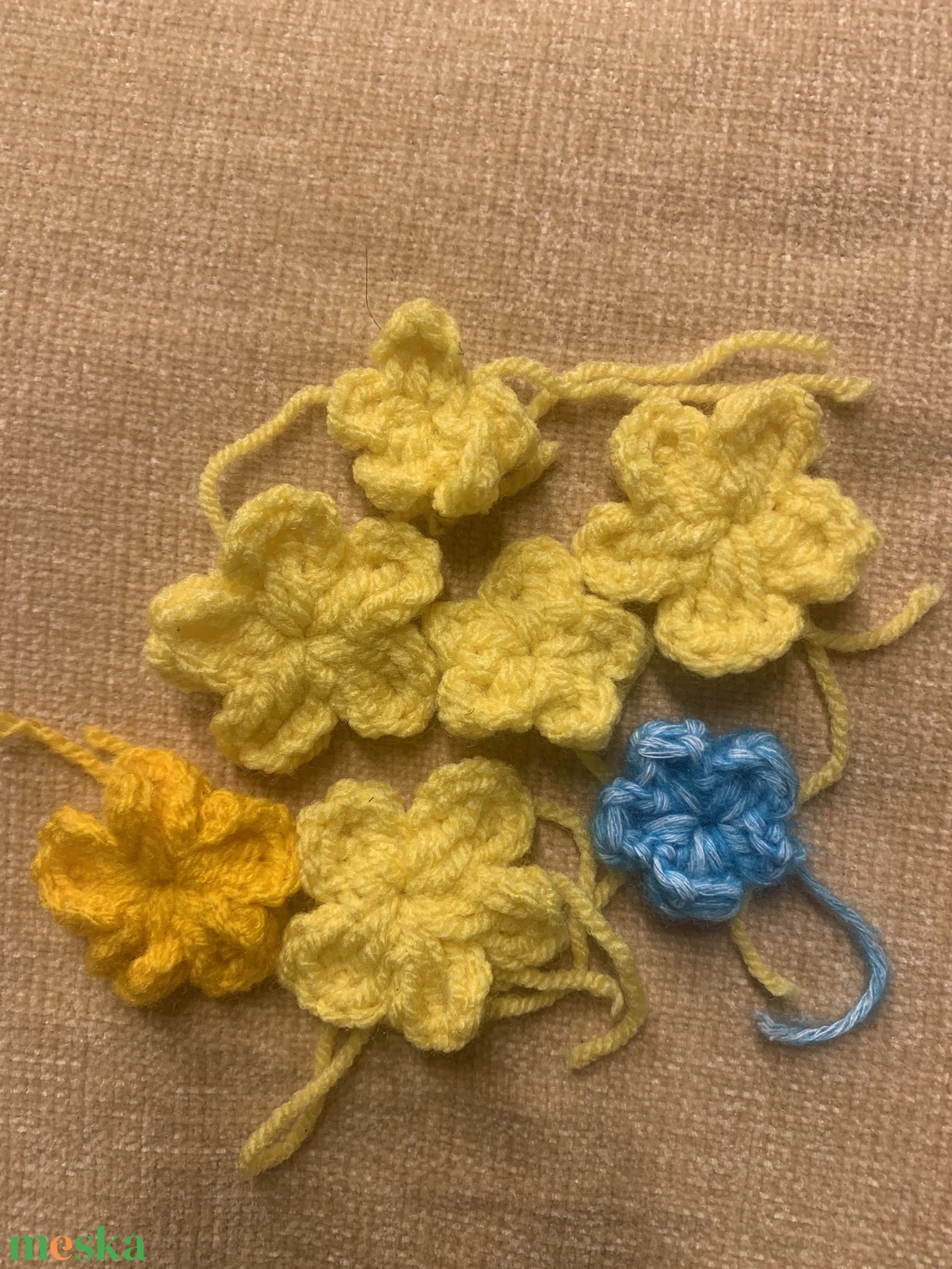 Virágok horgolt sárga virágok eladók   7db/csomag  - kellékek & szerszámok - dekorációs kellékek - Meska.hu