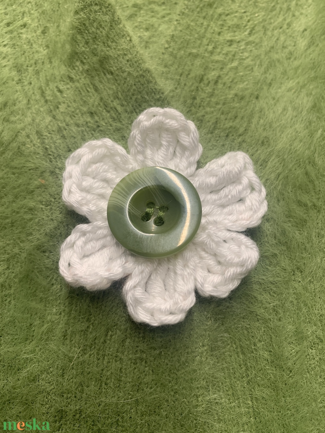 Gombdísz fehér  virág alakú horgolt gomb dísz  3 db /csomag  - kellékek & szerszámok - rövidáru - gomb - textil gomb - Meska.hu