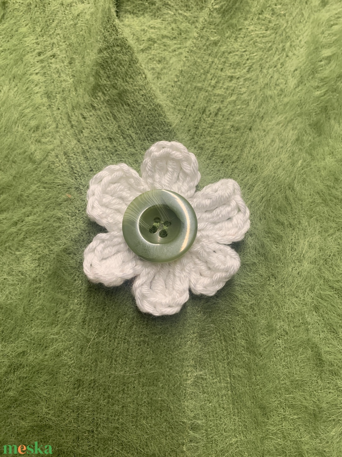 Gombdísz fehér  virág alakú horgolt gomb dísz  3 db /csomag  - kellékek & szerszámok - rövidáru - gomb - textil gomb - Meska.hu