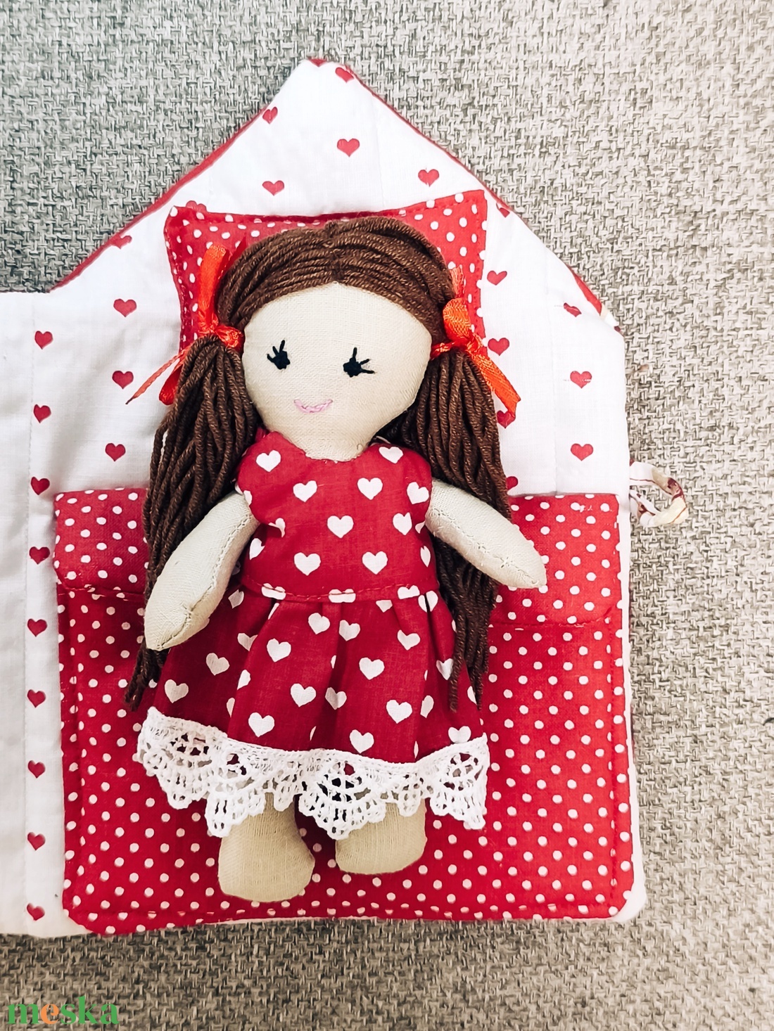 Textil babaház öltöztethető babával - játék & sport - baba & babaház - baba - Meska.hu