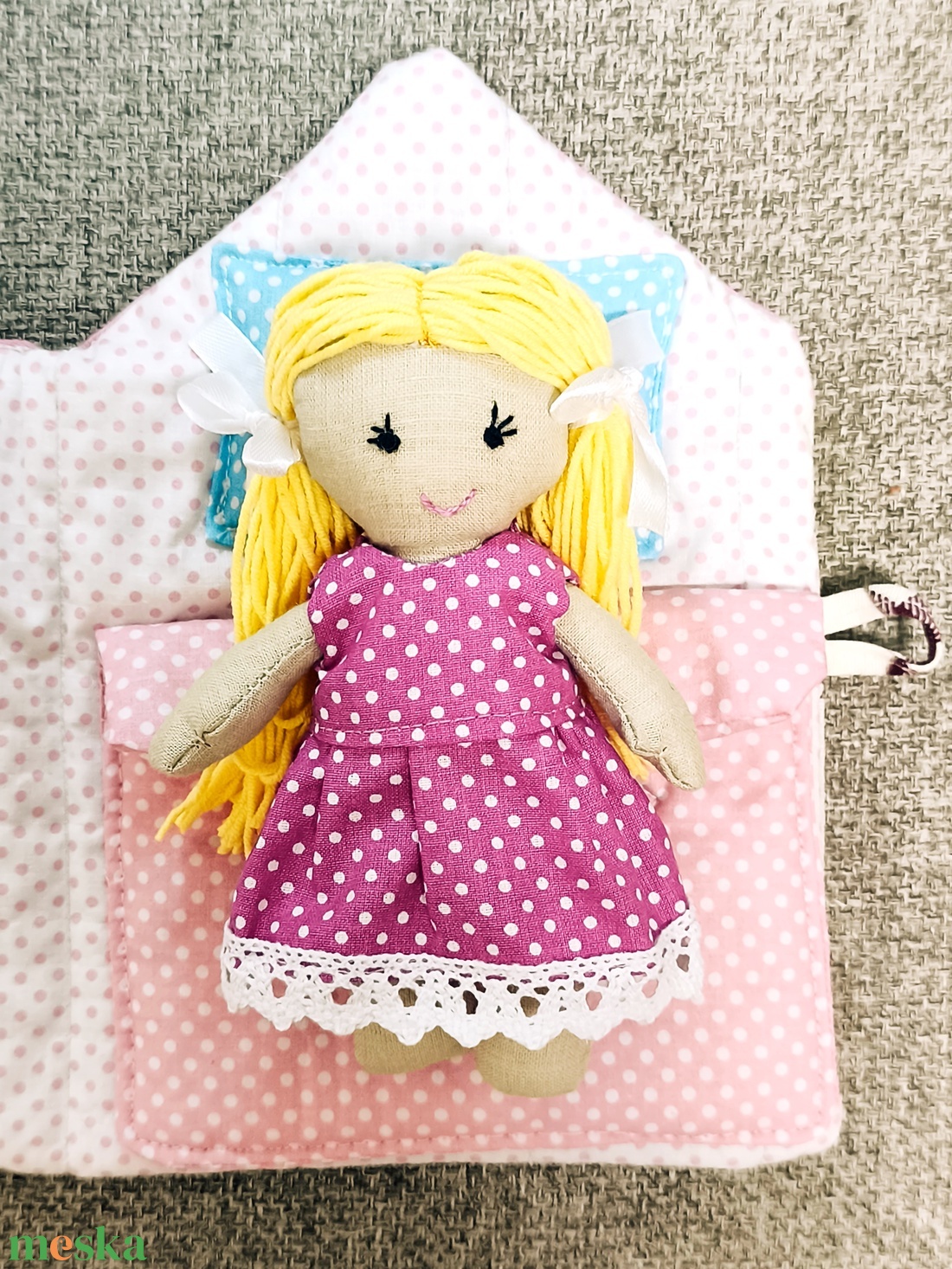 Textil babaház öltöztethető babával - játék & sport - baba & babaház - baba - Meska.hu