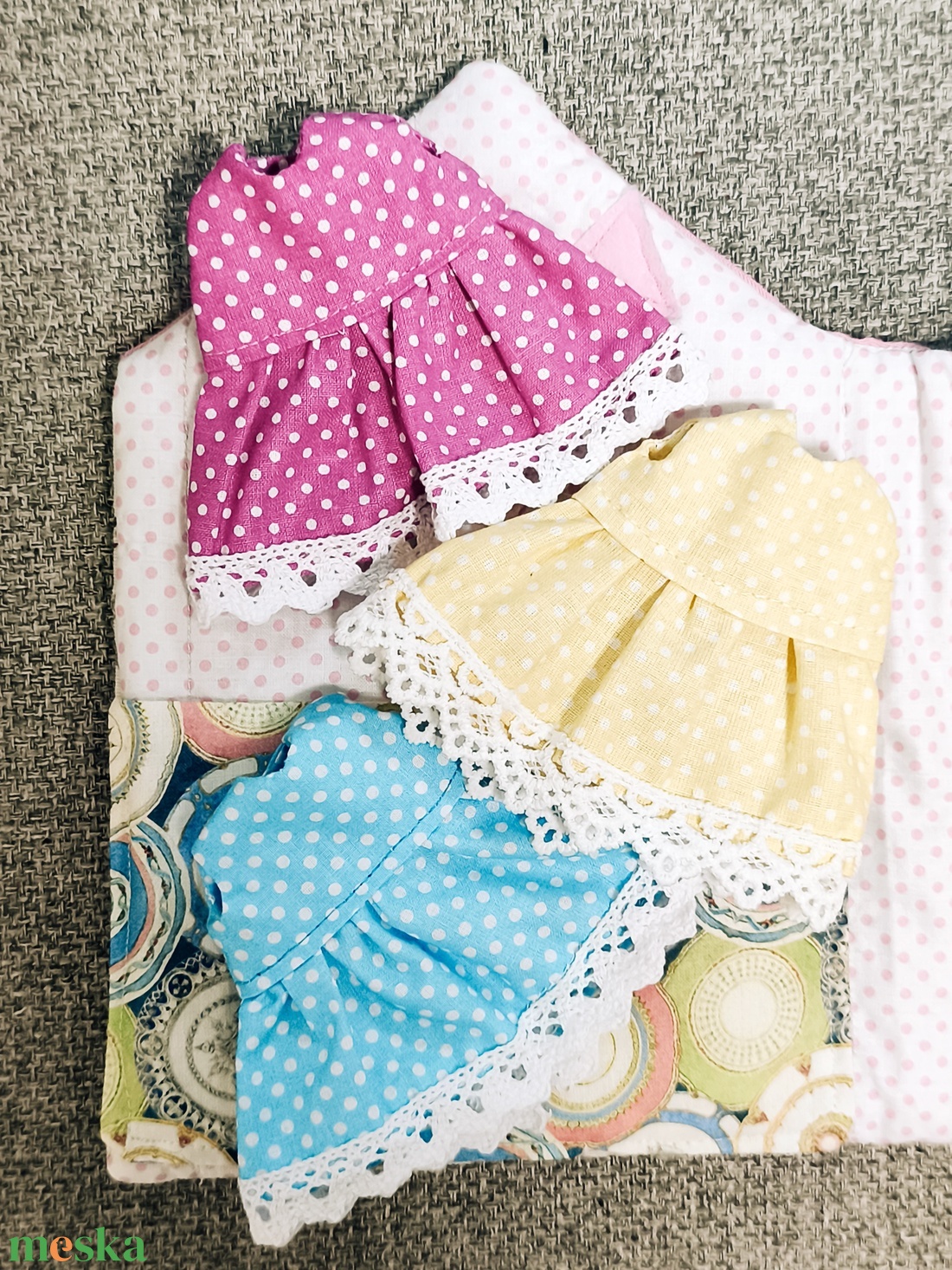 Textil babaház öltöztethető babával - játék & sport - baba & babaház - baba - Meska.hu