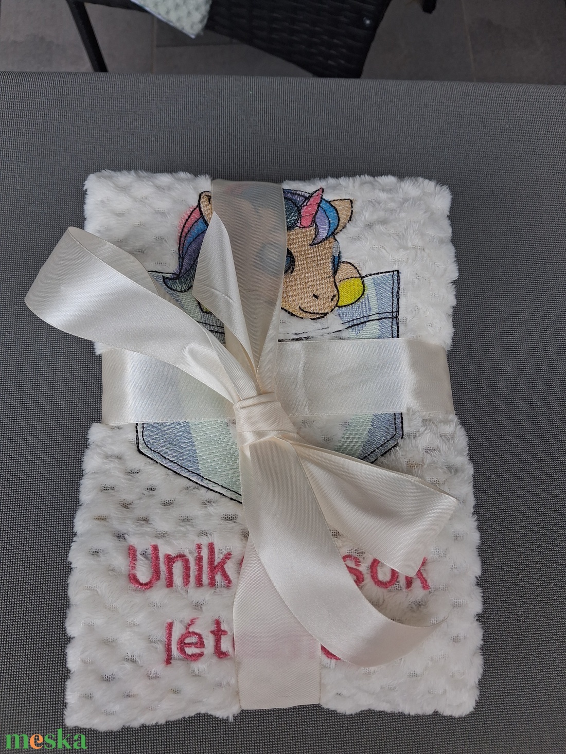Prémium Minky Babatakaró Hímzéssel  (60x88 cm) - baba - mama - baba ágynemű - baba párna és huzat - Meska.hu