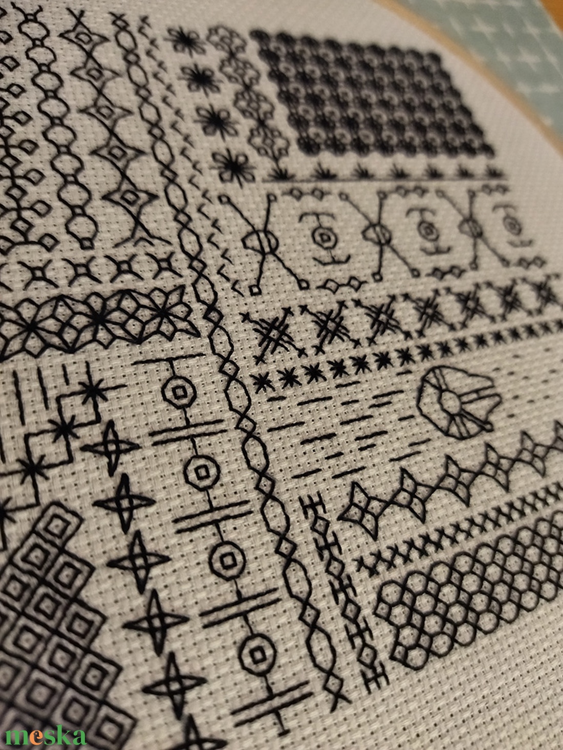 Modern hímzett blackwork kép - otthon & életmód - dekoráció - fali és függő dekoráció - falra akasztható dekor - Meska.hu