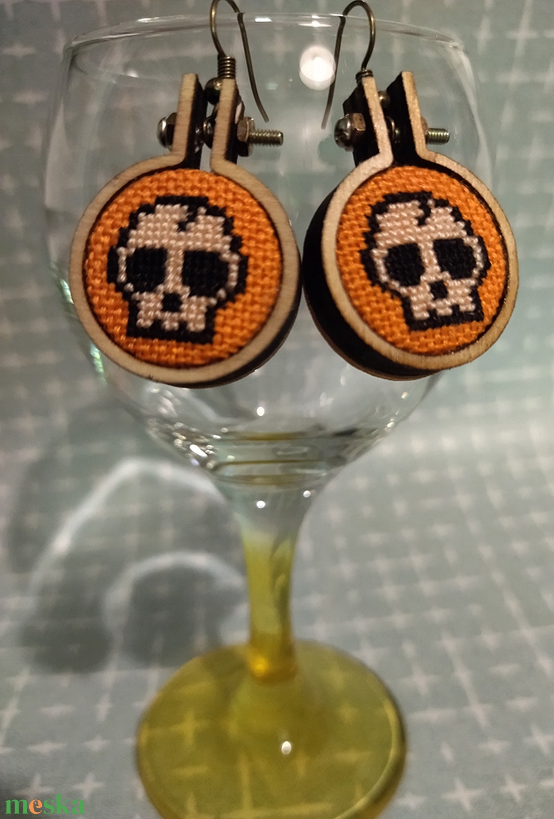 Koponya fülbevaló - otthon & életmód - dekoráció - halloween - halloweeni ékszerek - Meska.hu Koponya fülbevaló - otthon & életmód - dekoráció - halloween - halloweeni ékszerek - Meska.hu