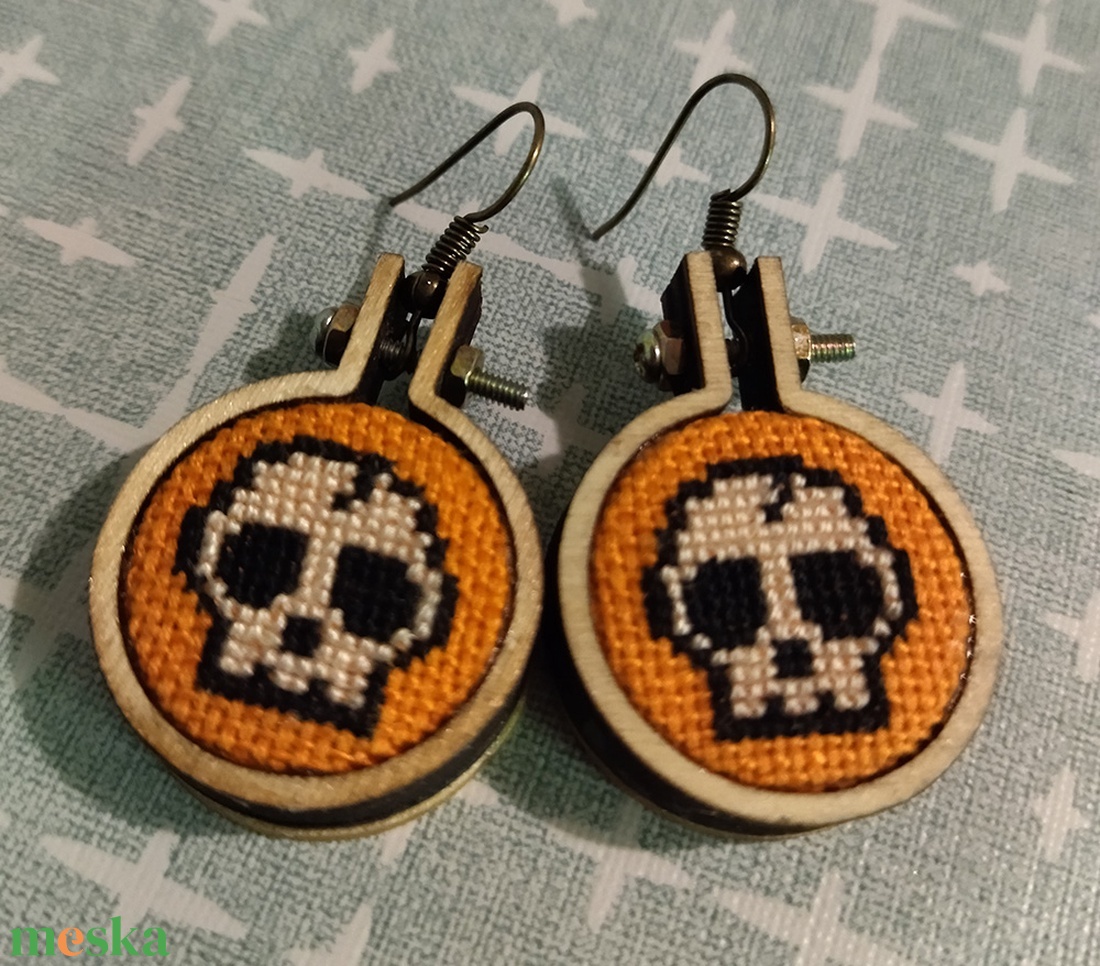 Koponya fülbevaló - otthon & életmód - dekoráció - halloween - halloweeni ékszerek - Meska.hu Koponya fülbevaló - otthon & életmód - dekoráció - halloween - halloweeni ékszerek - Meska.hu