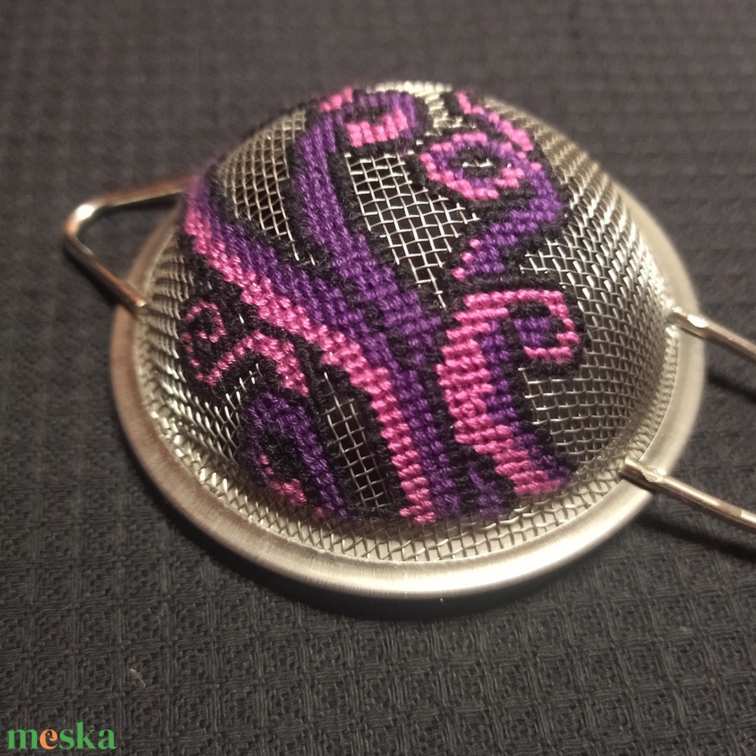 Lila csápok - Hímzett teaszűrő - otthon & életmód - dekoráció - fali és függő dekoráció - falra akasztható dekor - Meska.hu Lila csápok - Hímzett teaszűrő - otthon & életmód - dekoráció - fali és függő dekoráció - falra akasztható dekor - Meska.hu
