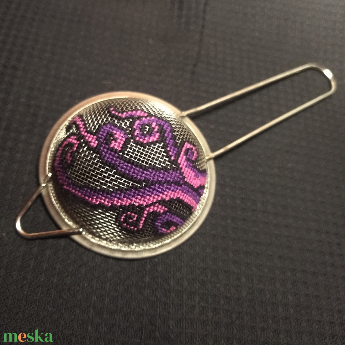 Lila csápok - Hímzett teaszűrő - otthon & életmód - dekoráció - fali és függő dekoráció - falra akasztható dekor - Meska.hu Lila csápok - Hímzett teaszűrő - otthon & életmód - dekoráció - fali és függő dekoráció - falra akasztható dekor - Meska.hu