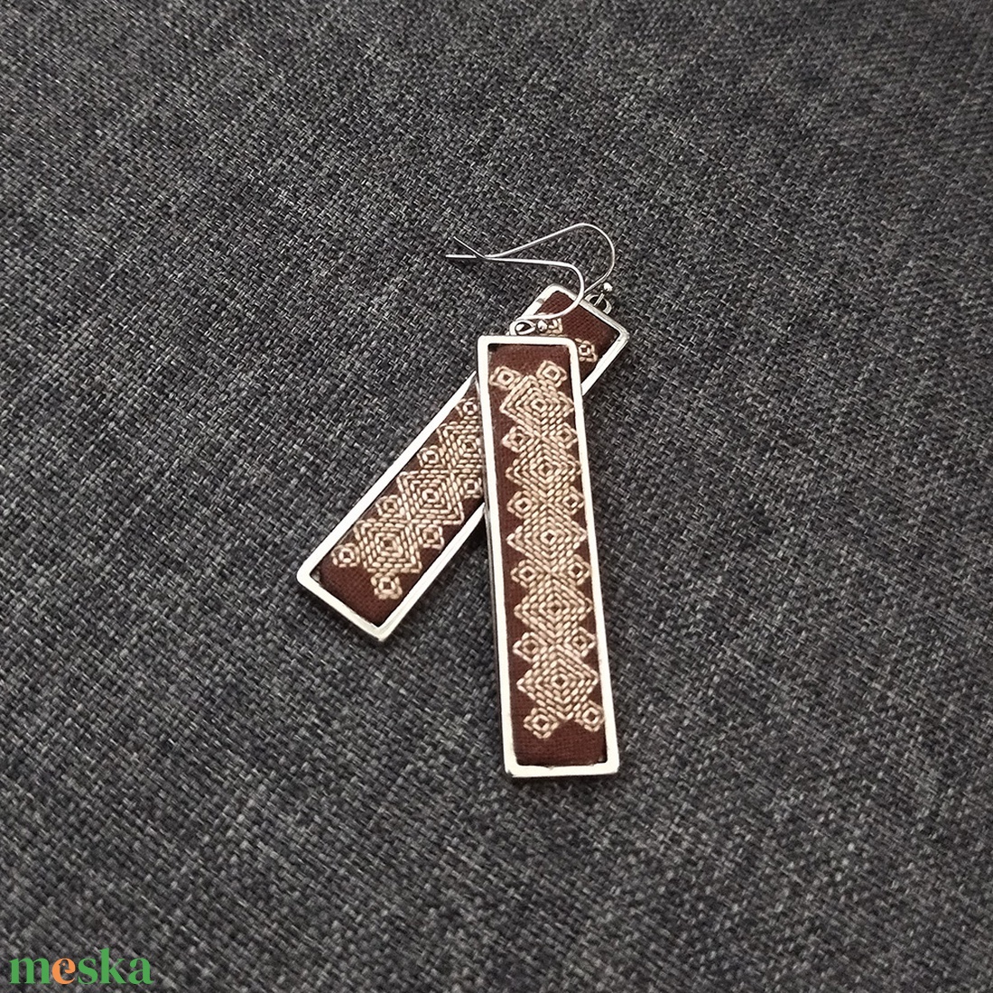 Geometrikus - Hímzett fülbevaló - ékszer - fülbevaló - lógó fülbevaló - Meska.hu