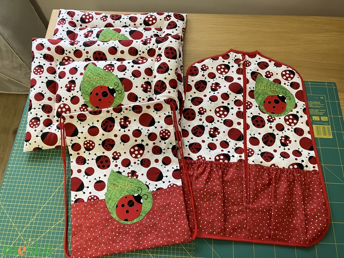 Katicás ovis készlet - játék & sport - ovis felszerelés - ovis szett - Meska.hu