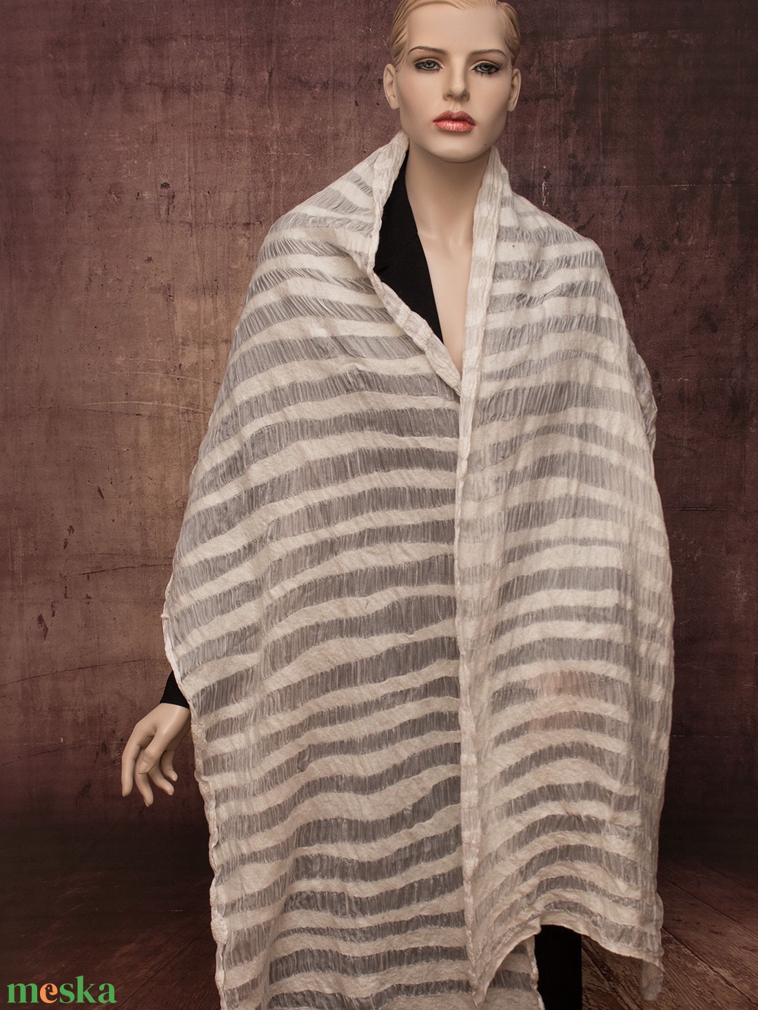 Fehér selyemre nemezelt gyapjú stóla esküvőre , alkalomra - ruha & divat - sál, sapka, kendő - sál - Meska.hu