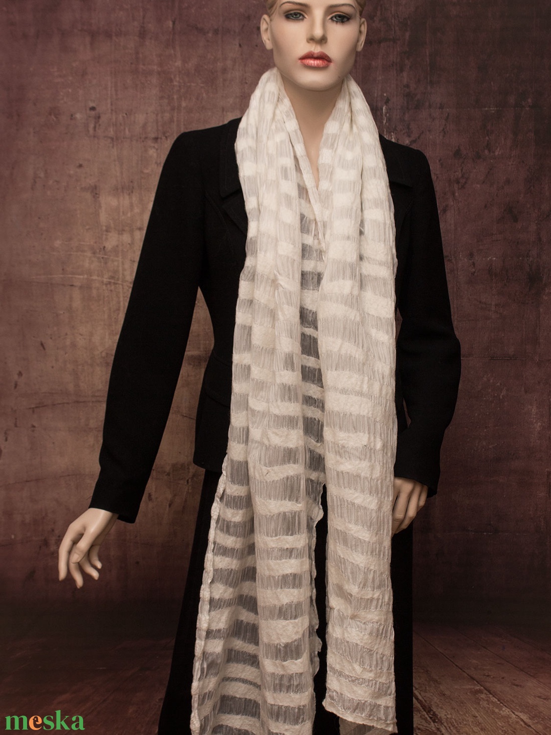 Fehér selyemre nemezelt gyapjú stóla esküvőre , alkalomra - ruha & divat - sál, sapka, kendő - sál - Meska.hu