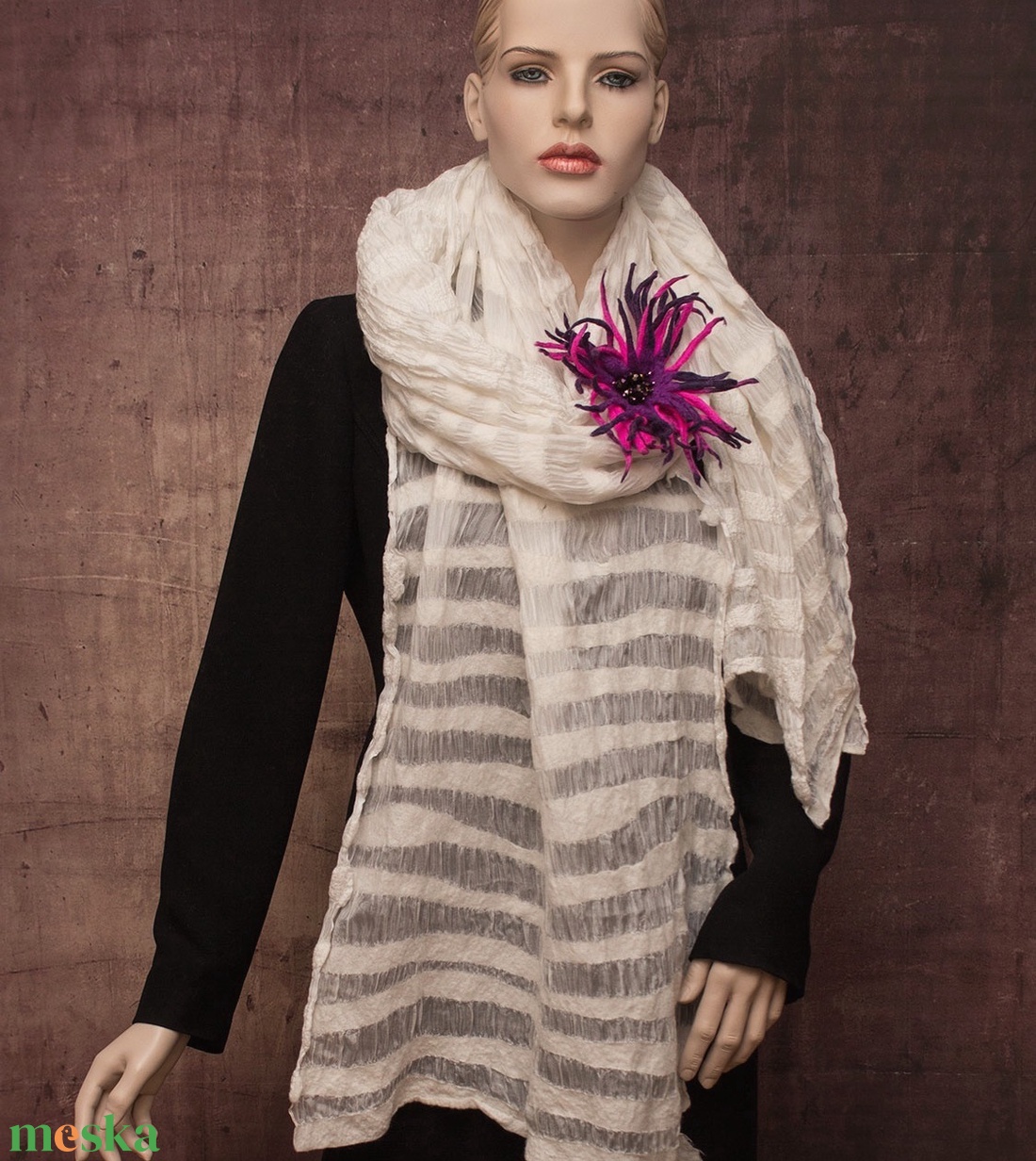 Fehér selyemre nemezelt gyapjú stóla esküvőre , alkalomra - ruha & divat - sál, sapka, kendő - sál - Meska.hu