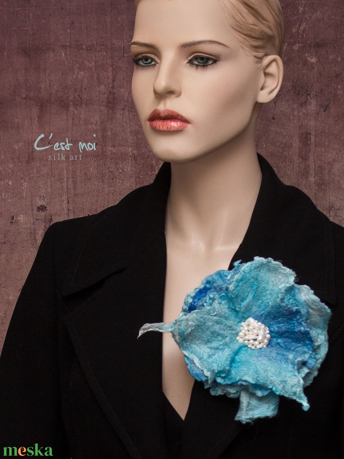 Virág selyemre nemezelt  gyapjú virág kitűző, bross - ékszer - kitűző és bross - Meska.hu