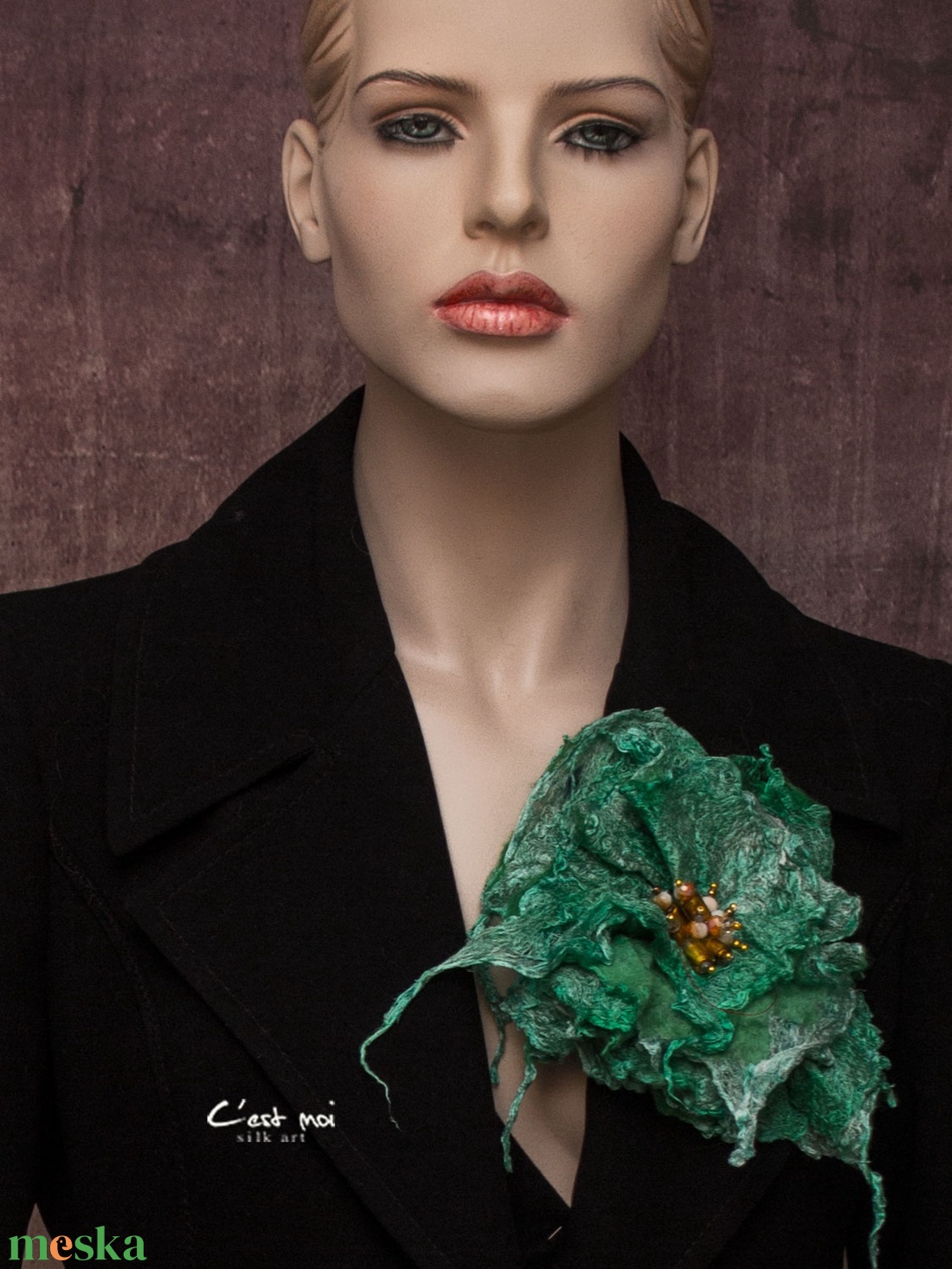 Virág selyemre nemezelt  gyapjú virág kitűző, bross - ékszer - kitűző és bross - Meska.hu