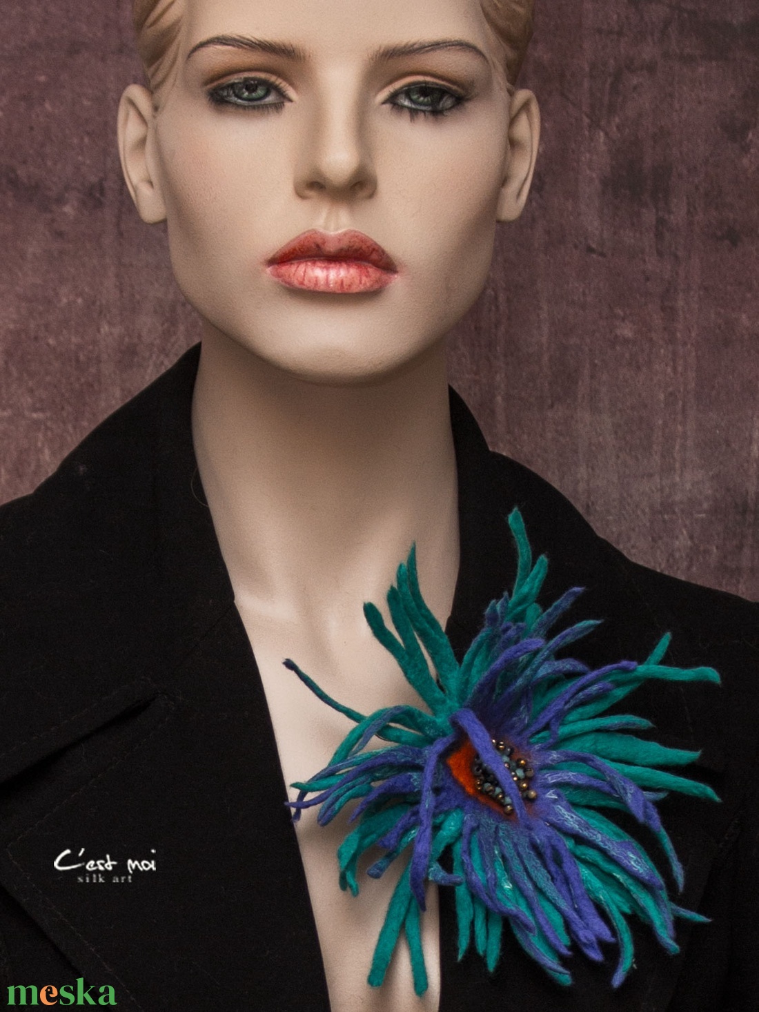 Virág selyemre nemezelt  gyapjú virág kitűző, bross - ékszer - kitűző és bross - Meska.hu