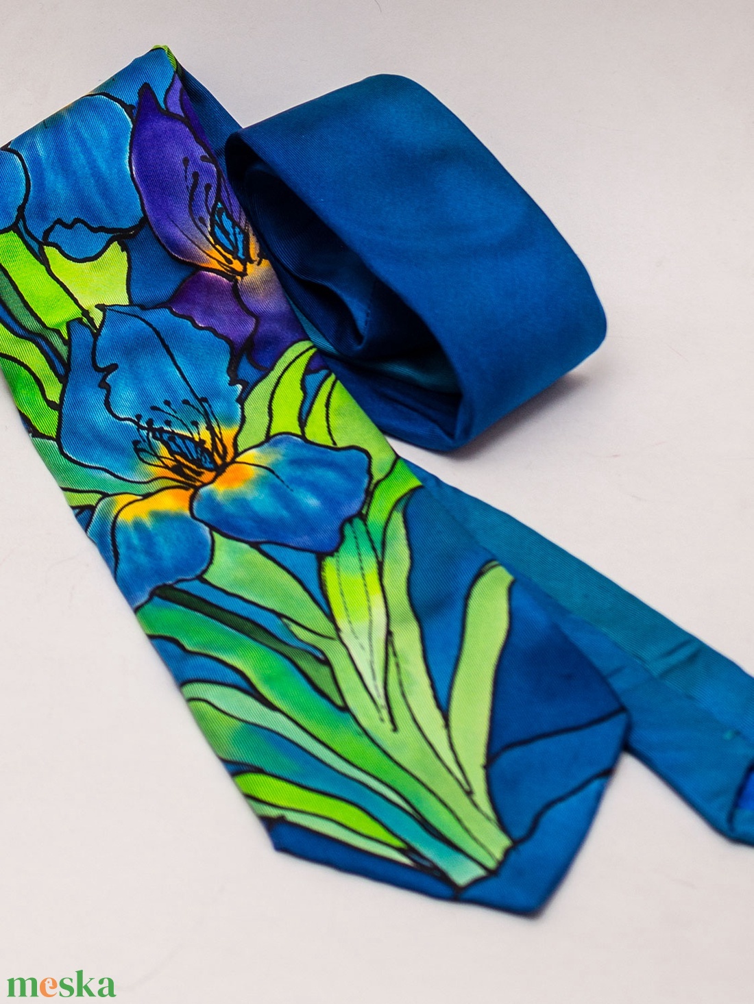 Kék íriszes kézzel festett selyem nyakkendő  - ruha & divat - férfi ruha - nyakkendő - Meska.hu