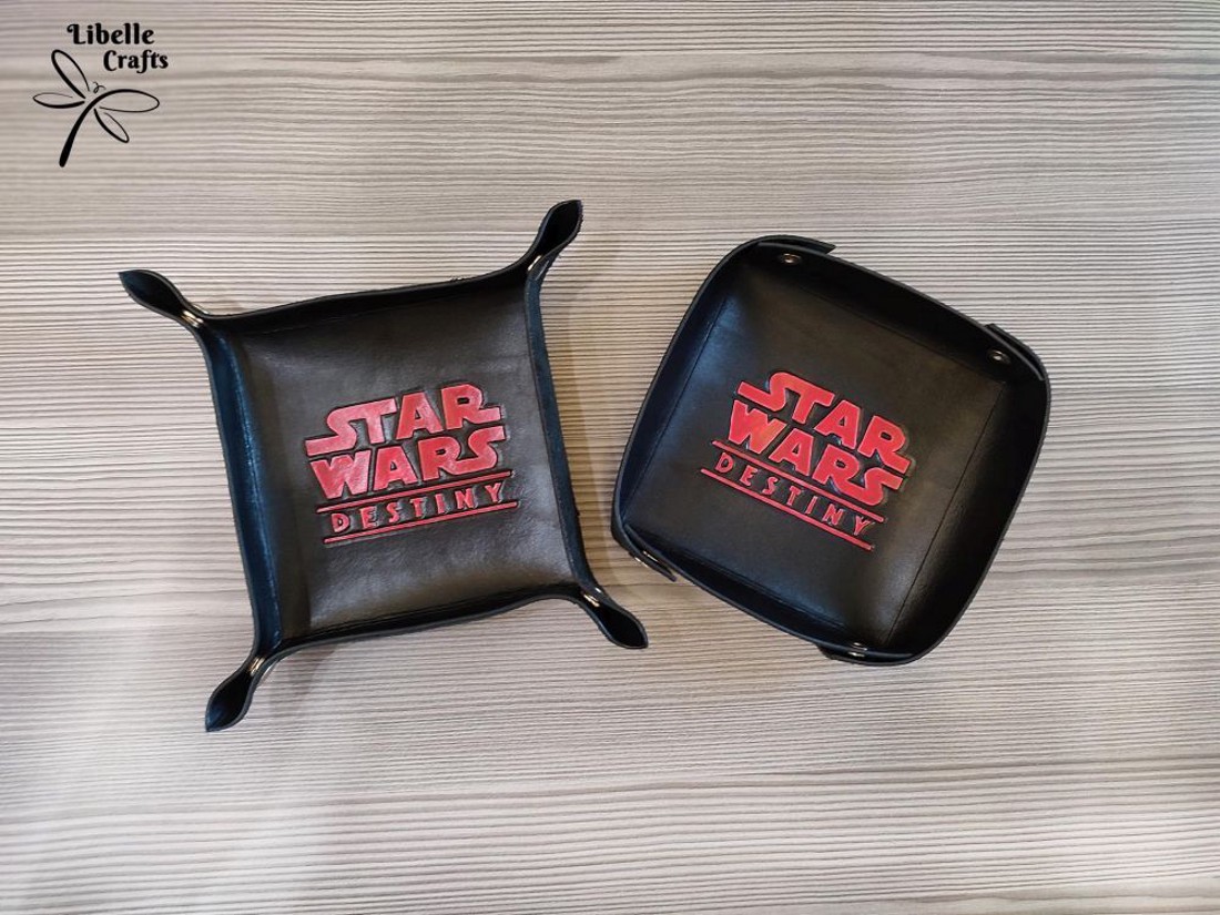 Star Wars feliratos kockadobó tálca - játék & sport - táblajáték és kártyajáték - társasjátékok - dobókocka - Meska.hu