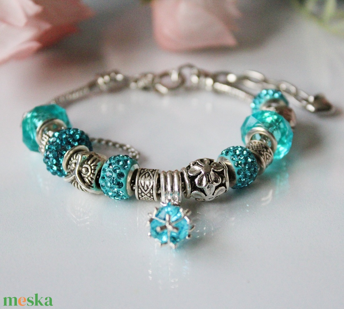Világoskék pandora stílusú karkötő - ékszer - karkötő - charm karkötő - Meska.hu Világoskék pandora stílusú karkötő - ékszer - karkötő - charm karkötő - Meska.hu