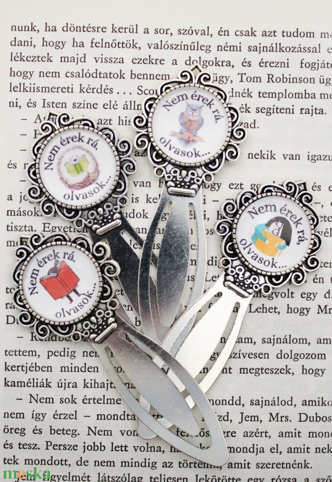 Nem érek rá ... olvasok könyvjelző 4 válaszható képpel - könyv & zene - könyvjelző - Meska.hu