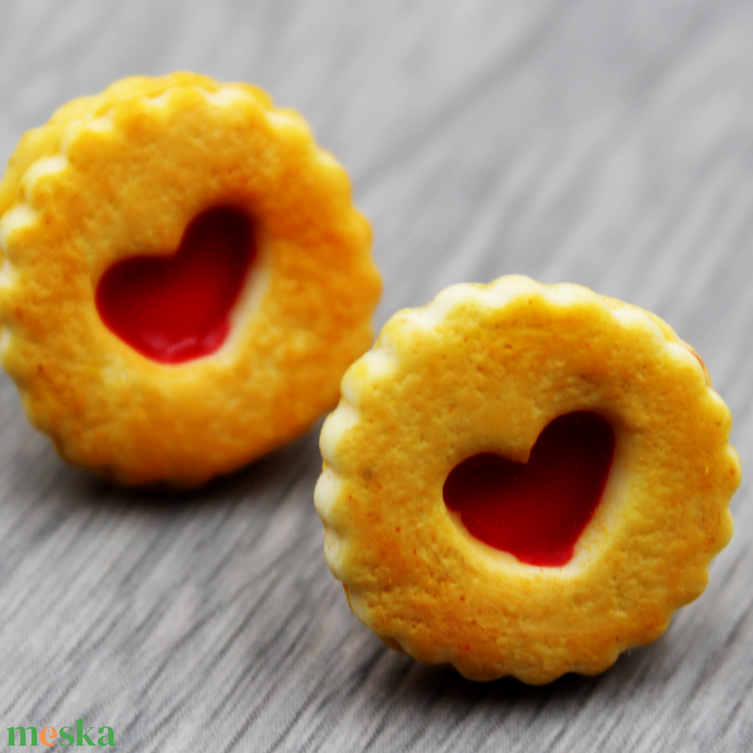 Epres Linzer Fülbevaló Szívvel Jammy Dodgers Valósághű Ékszer Nyaklánc Kulcstartó Vicces - ékszer - fülbevaló - lógó fülbevaló - Meska.hu Epres Linzer Fülbevaló Szívvel Jammy Dodgers Valósághű Ékszer Nyaklánc Kulcstartó Vicces - ékszer - fülbevaló - lógó fülbevaló - Meska.hu