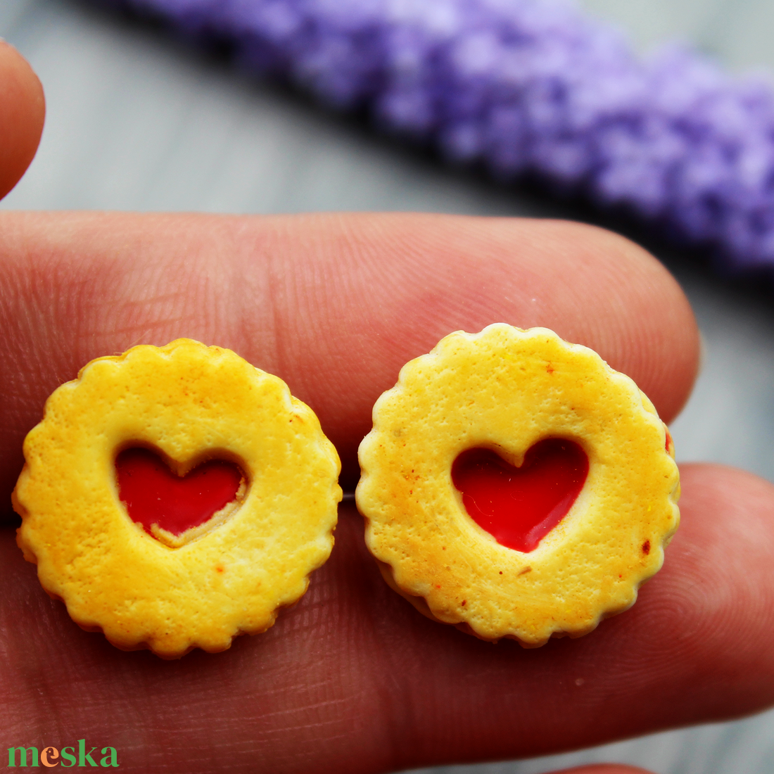Epres Linzer Fülbevaló Szívvel Jammy Dodgers Valósághű Ékszer Nyaklánc Kulcstartó Vicces - ékszer - fülbevaló - lógó fülbevaló - Meska.hu Epres Linzer Fülbevaló Szívvel Jammy Dodgers Valósághű Ékszer Nyaklánc Kulcstartó Vicces - ékszer - fülbevaló - lógó fülbevaló - Meska.hu