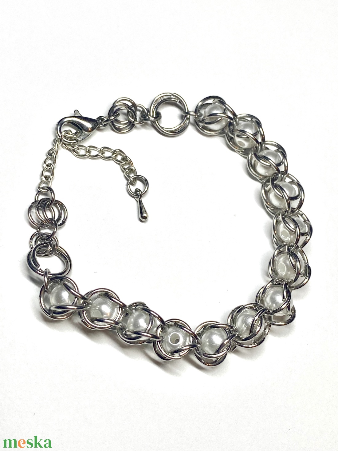 Fehér fémes karkötő - ékszer - karkötő - gyöngyös karkötő - Meska.hu