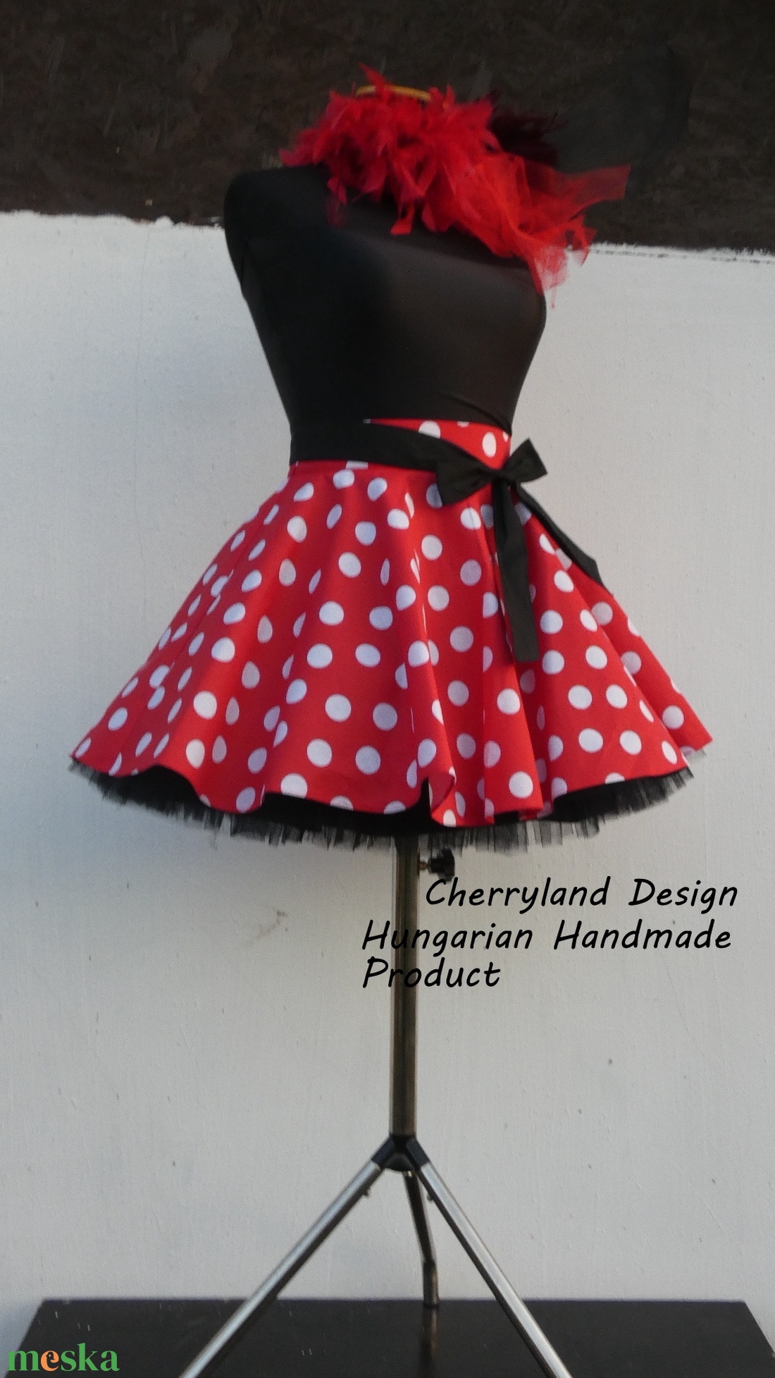 Cherryland Design Minnie Rockabilly piros alapon fehér pöttyös szoknya /Tüll Alsószoknyával - ruha & divat - női ruha - szoknya - Meska.hu Cherryland Design Minnie Rockabilly piros alapon fehér pöttyös szoknya /Tüll Alsószoknyával - ruha & divat - női ruha - szoknya - Meska.hu