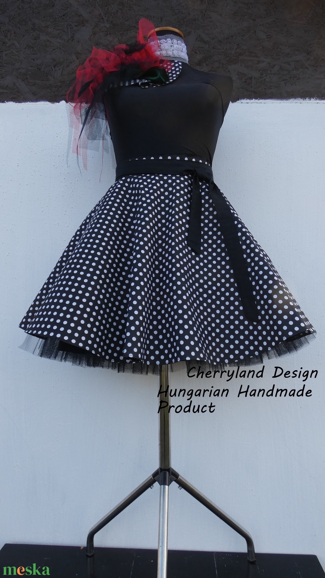 Cherryland Design Fekete-Fehér  pöttyös rockabilly szoknya./Alsószoknyával - ruha & divat - női ruha - szoknya - Meska.hu