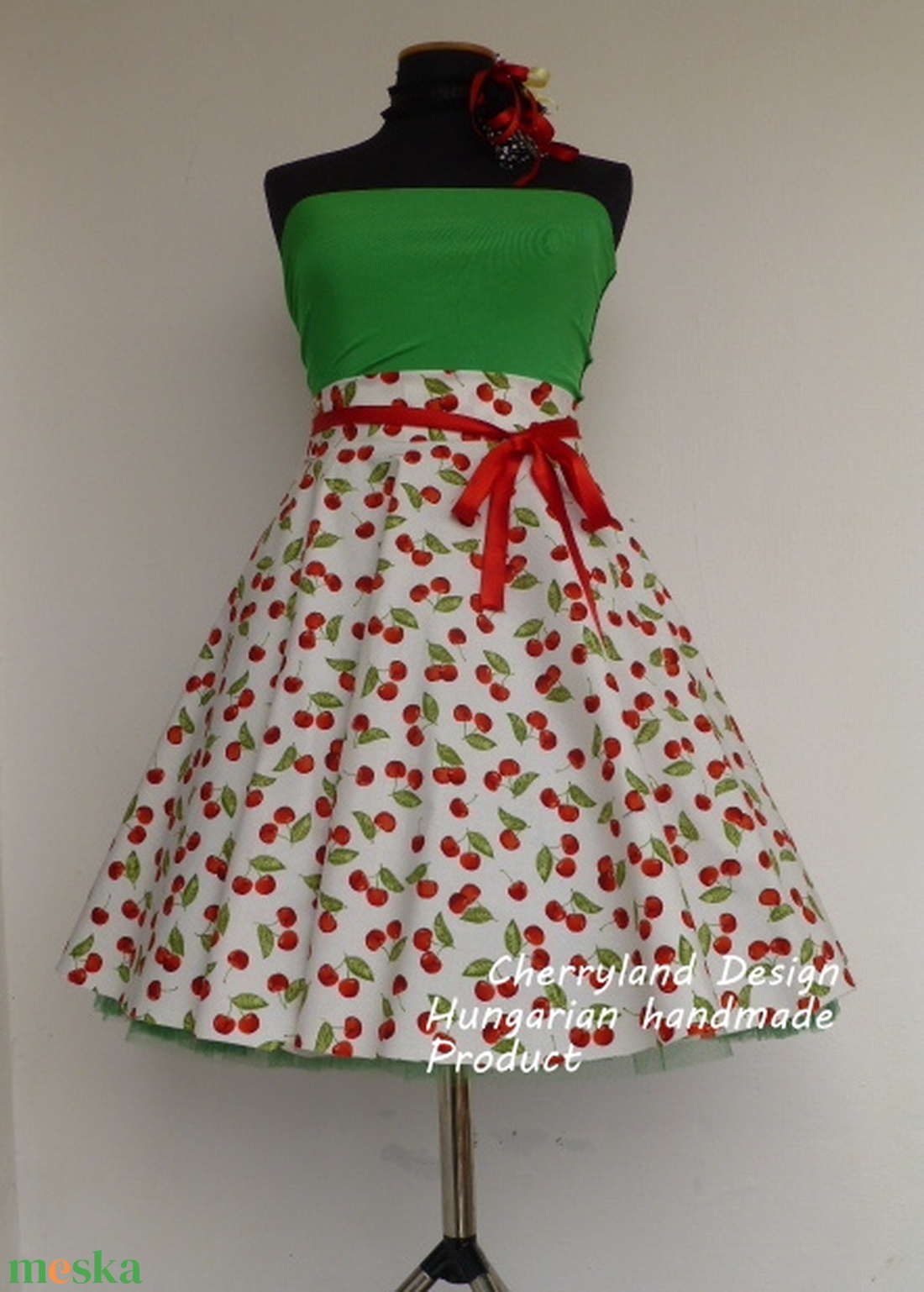 Cherryland Design Fehér Cseresznyés szoknya . - ruha & divat - női ruha - szoknya - Meska.hu